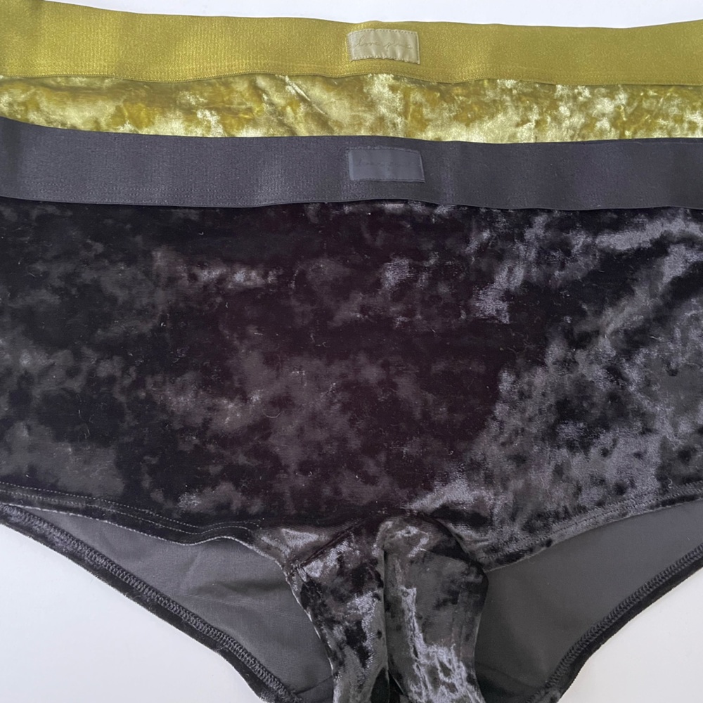 Pink velvet boyshort